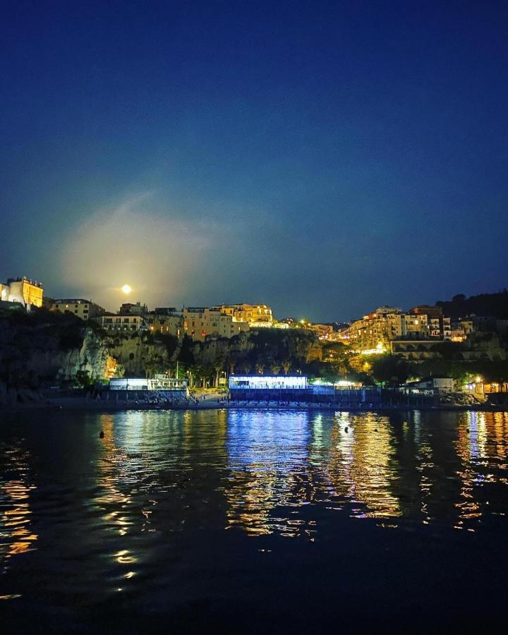A 300 Passi Dal Mare Villa Tropea Luaran gambar